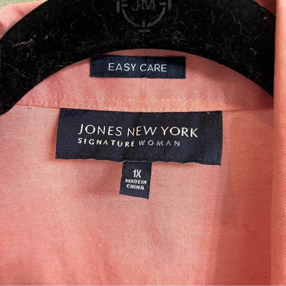 Jones of New York Easy Care sleeveless blouse - Picture 3 of 3